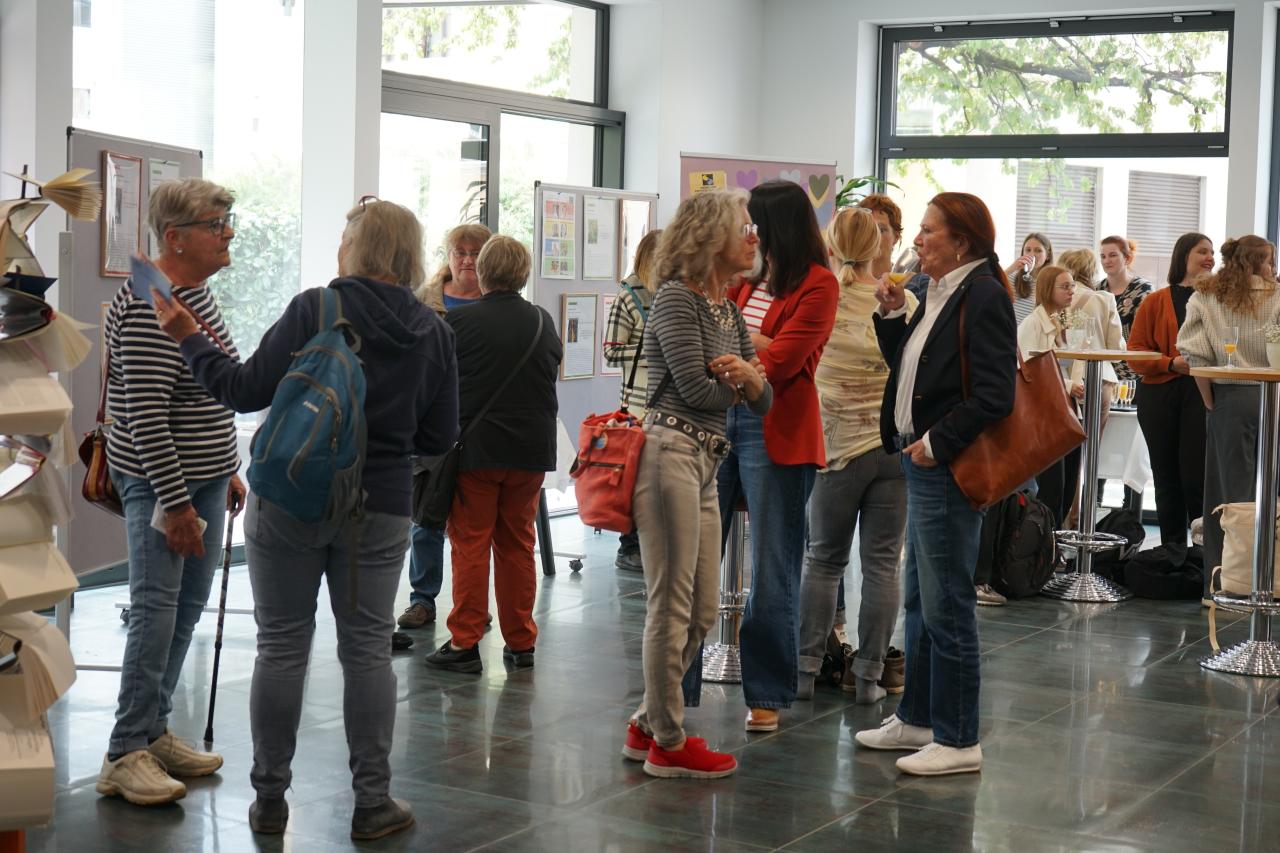 Viele Neugierige und Interessierte